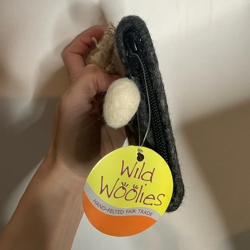 NWT Wild Woolies Grey Hand Felted Bird Nest Zipper Pouch - Picture 3 of 4